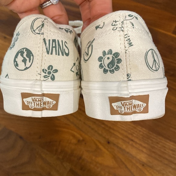 New Vans Authentic Eco Theory In Our Hands
Lace Up NWB Walking Comfortable - Picture 6 of 7